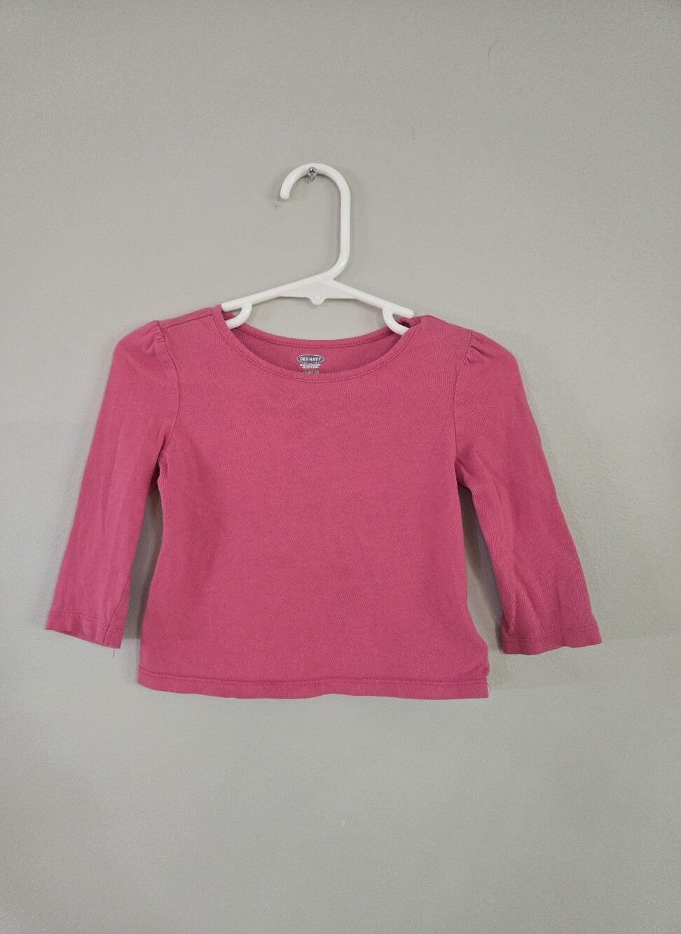 Old Navy Hot Pink Long Sleeve Girls' Tee